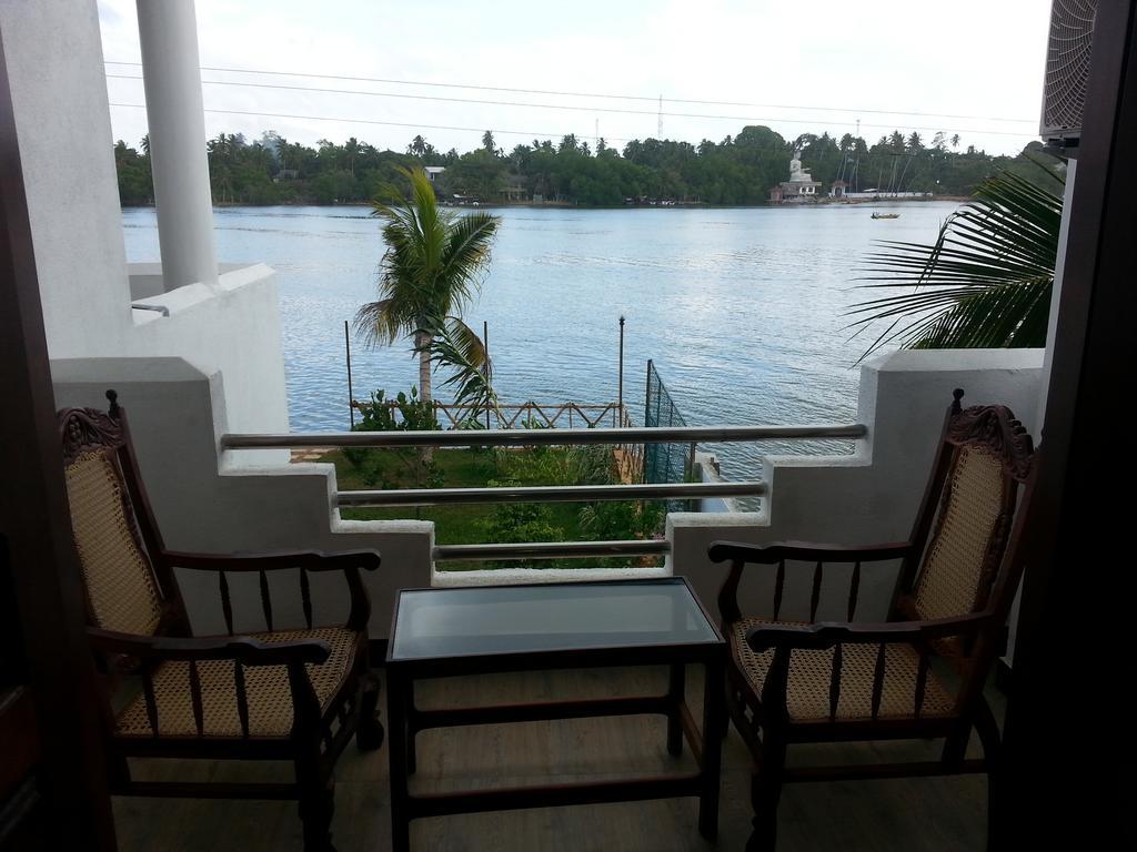 Villa River View Aluthgama Exterior photo